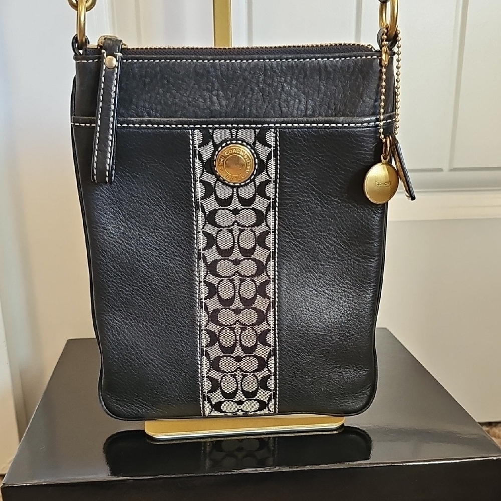Coach Vintage 2006 Black Pebble Leather + Monogram Crossbody EUC - Picture 4 of 17